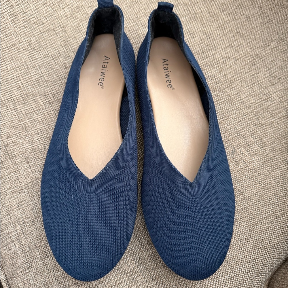 Women’s Navy Pointed Toe Ballet Slip-on Flats by Ataiwee Sz 10